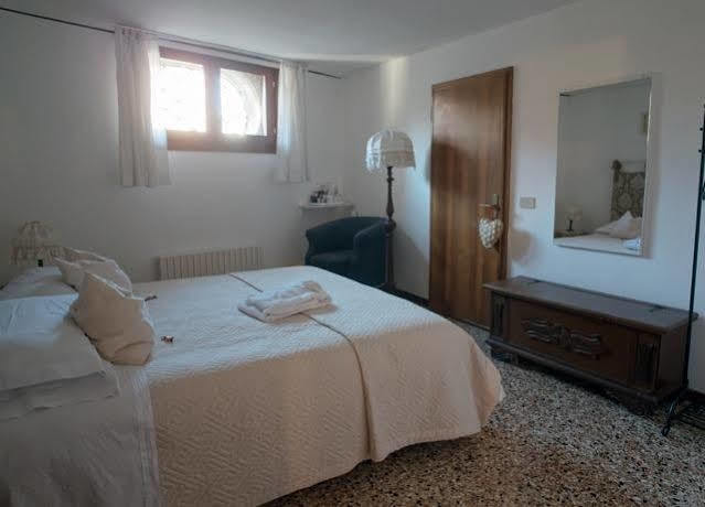 And - Private In Shared Venecia